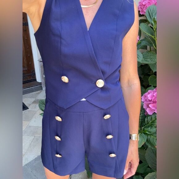 946. NAVY VEST AND SHORT SET - Picture 2 of 6